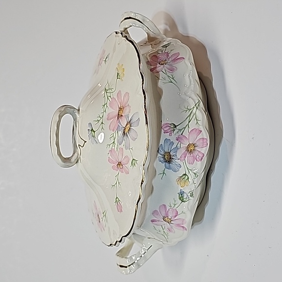 Homer Laughlin Other - Vintage Homer Laughlin Pink Blue Flower Round Covered Vegetable Dish w/ Gold